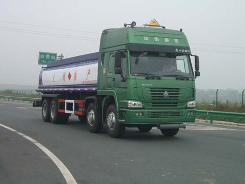 斯太爾前四后八運(yùn)油車(chē)