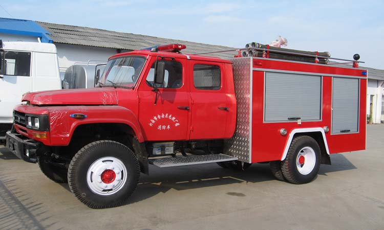 東風(fēng)尖頭140水罐消防車3.5噸