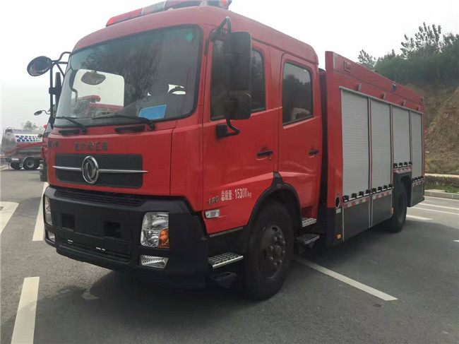 東風(fēng)天錦7噸泡沫消防車(chē)(國(guó)五)