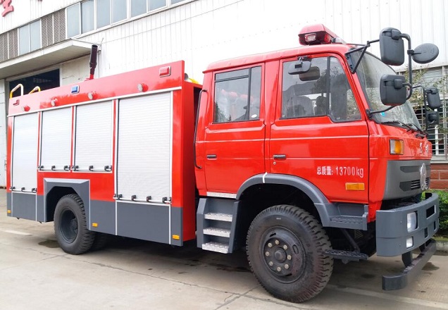 東風(fēng)145泡沫消防車(chē)(5-6T)